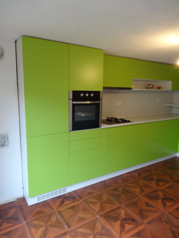 кухня в зелено