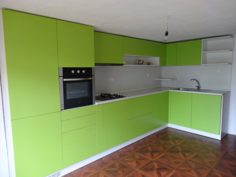 кухня в зелено