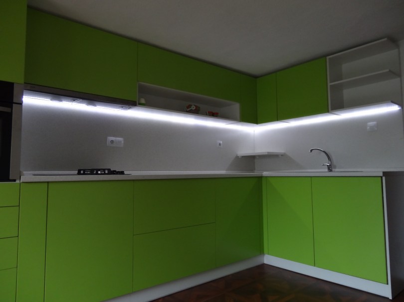 кухня в зелено